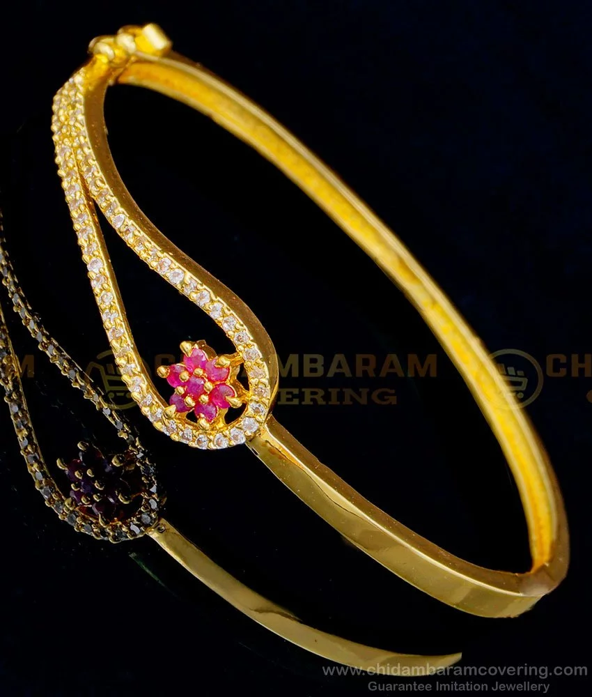 Fascinating Flower Design Gold Bracelet