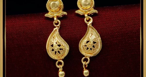 Gold Stud Earrings - Buy Ear Gold Studs Designs online at Best Prices in  India | Flipkart.com