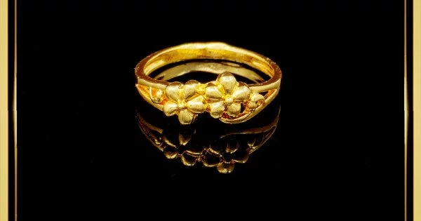 Women's solid gold ring - AURUM by Guðbjörg
